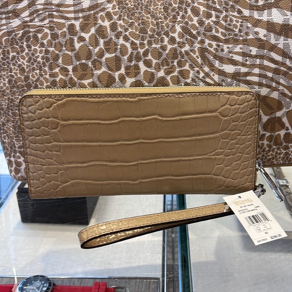 Michael Kors Large Jet Set Travel Continental Wristlet Phone Holder Case Wallet - Picture 5 of 16